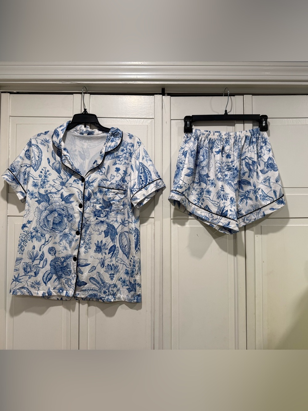 Pajama set size small NWOT